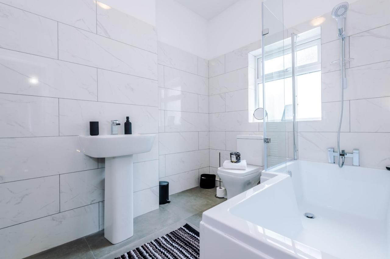 3 Bed Property, Upto 8 Guests Near City Centre Manchester Buitenkant foto